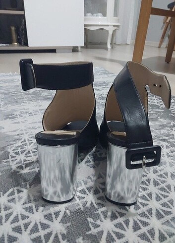 Prada Topuklu ayakkabı 