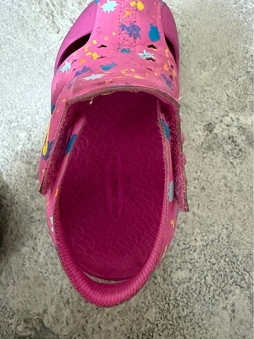 24 Beden Skechers kız çocuk sandalet