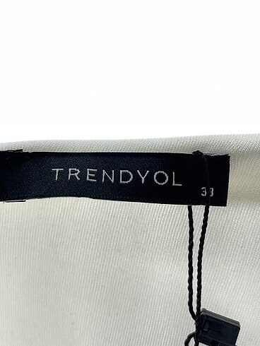38 Beden beyaz Renk Trendyol & Milla Kısa Elbise %70 İndirimli.