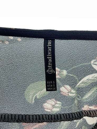 s Beden siyah Renk Stradivarius Kısa Elbise %70 İndirimli.