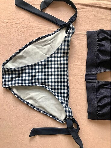 38 Beden lacivert Renk Pötikareli bikini takımı