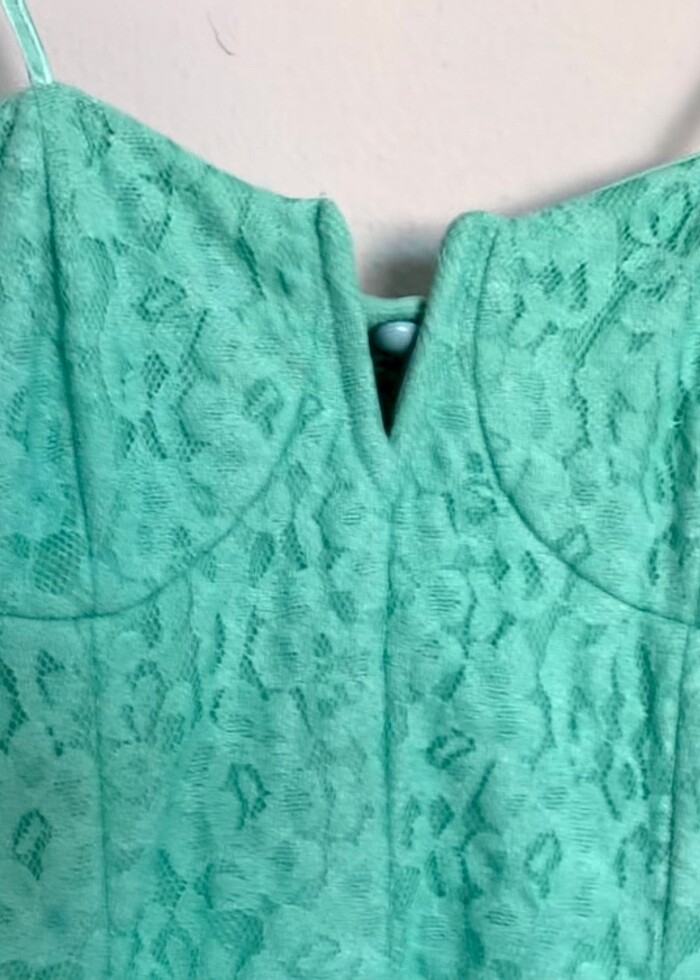 Su yeşili isterseniz straplez elbise - Görsel 4