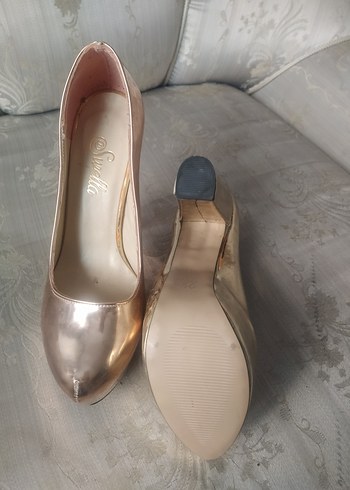 Parlak Altın Stiletto Topuklu Kadın Ayakkabı - Görsel 3