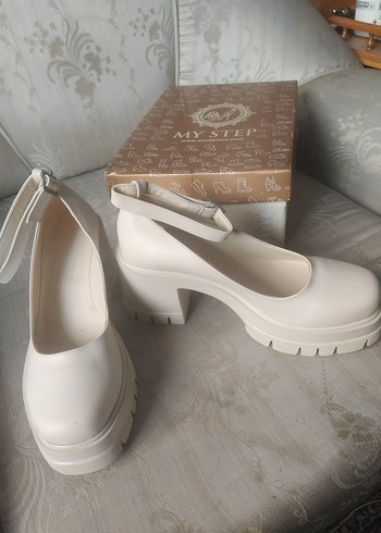 Beyaz Kadın Dolgu Topuklu Ayakkabı - Görsel 2