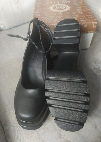 Kadın Siyah Platform Topuklu Gotik Ayakkabı - Görsel 3