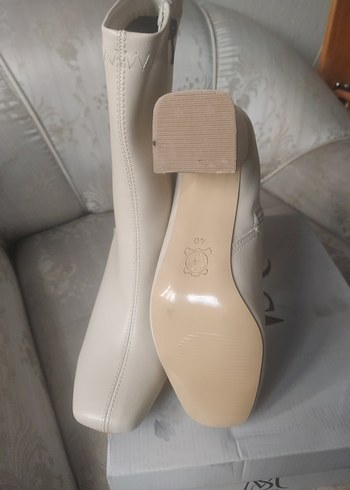 ten renk Deri Stiletto Topuklu Kadın Bot - Görsel 3