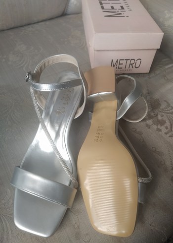 Metro gümüş Tokalı Blok Topuklu Kadın Ayakkabı - Görsel 3