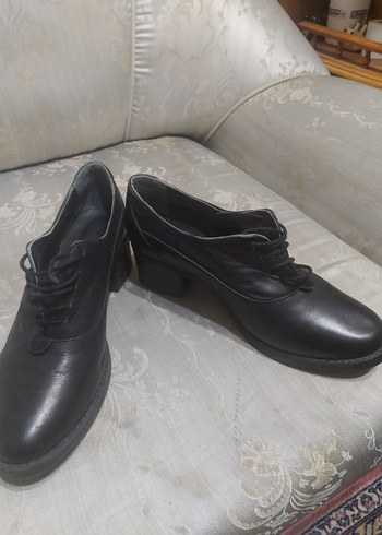 Siyah Klasik Kadın Topuklu Goth Ayakkabı - Görsel 2