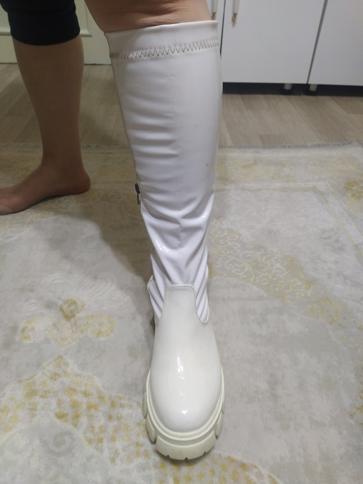 Beyaz Rugan Dizüstü Çizme - Görsel 5