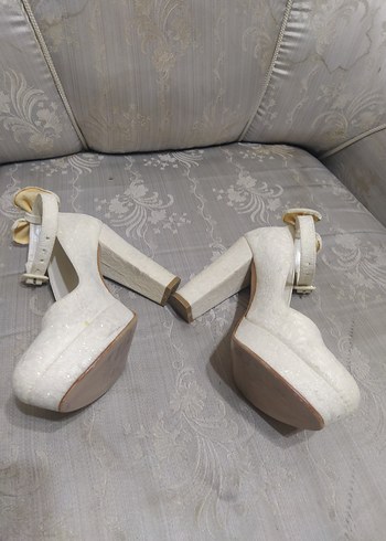 Beyaz Stiletto Topuklu Kadın Düğün Ayakkabısı - Görsel 4