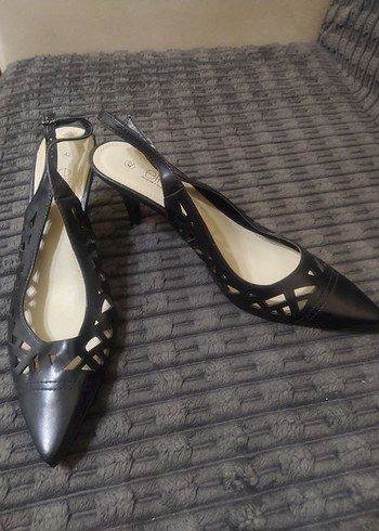42 Beden Klasik Siyah Tokalı Stiletto Topuklu Kadın Ayakkabı