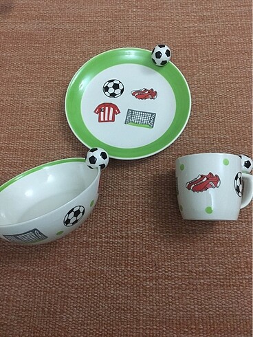 Paşabahçe futbol temalı tabak kupa ve yemek kasesi erkek çocuk