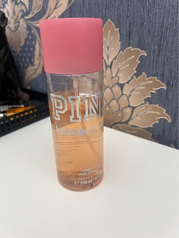 Pink warm & cozy body mist