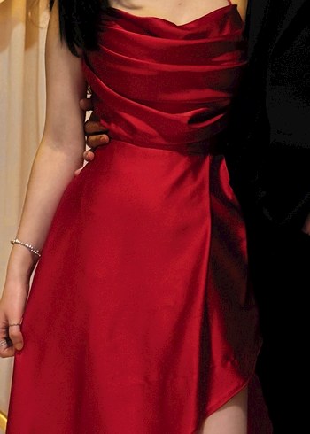 Kırmızı Drapeli Uzun Abiye Elbise - Görsel 3