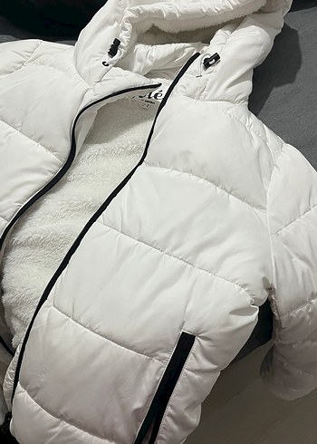 Beyaz Kapüşonlu Kadın Kış Montu - Görsel 2