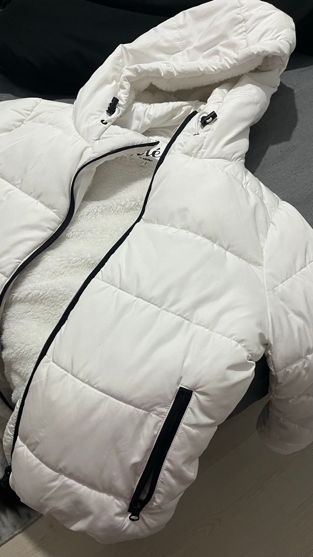 Beyaz Kapüşonlu Kadın Kış Montu - Görsel 2