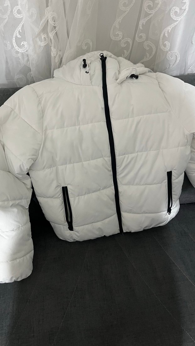 Beyaz Kapüşonlu Kadın Kış Montu - Görsel 4