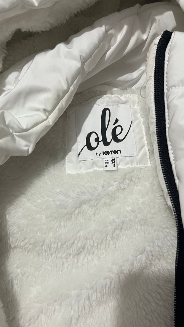 Beyaz Kapüşonlu Kadın Kış Montu - Görsel 3