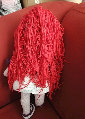 El Yapımı Örgü Mor Elbiseli Bebek - Görsel 6