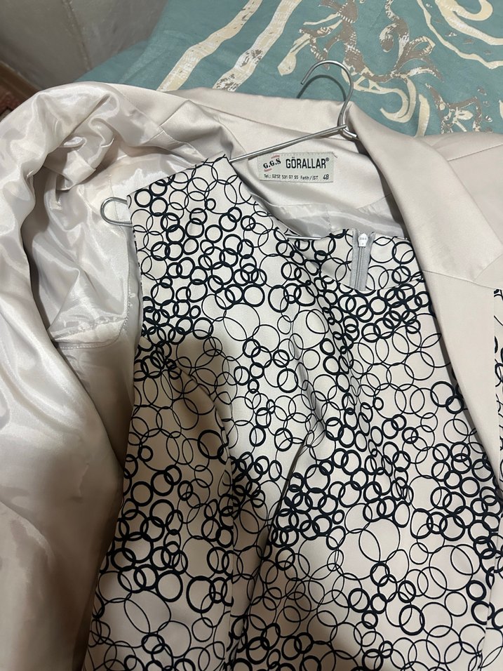 Düğmeli krem Uzun Kollu Kadın ceketli elbise - Görsel 4