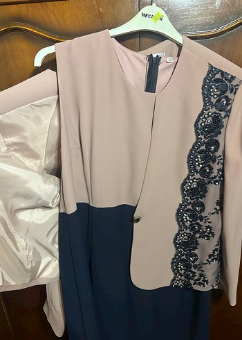 Dantel Detaylı toz pembe ceketli elbise - Görsel 2