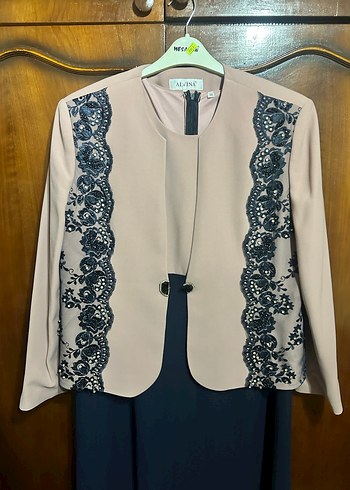 Dantel Detaylı toz pembe ceketli elbise - Görsel 3