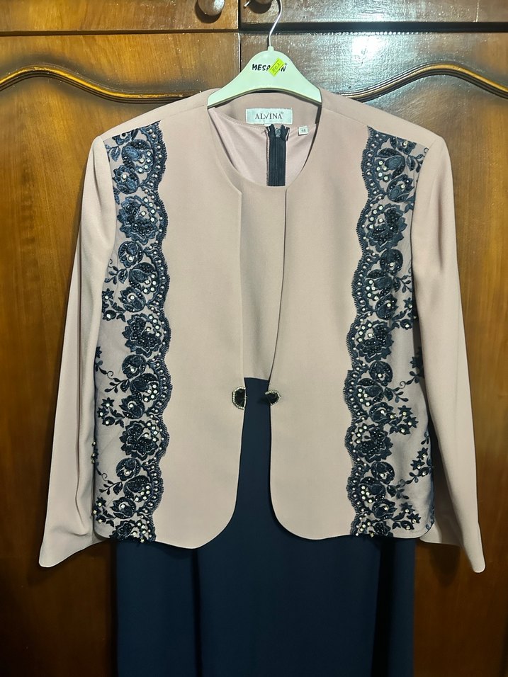 Dantel Detaylı toz pembe ceketli elbise - Görsel 3