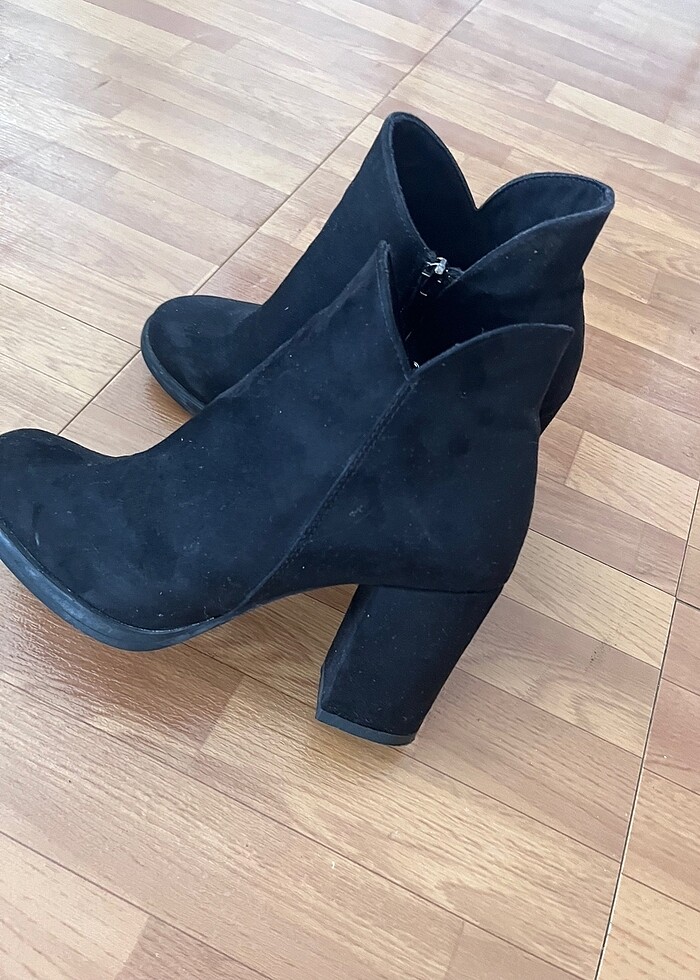 Siyah bot - Görsel 4