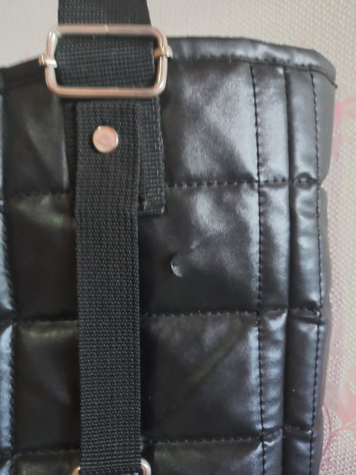 Siyah Parlak Deri Kadın Çanta - Görsel 2