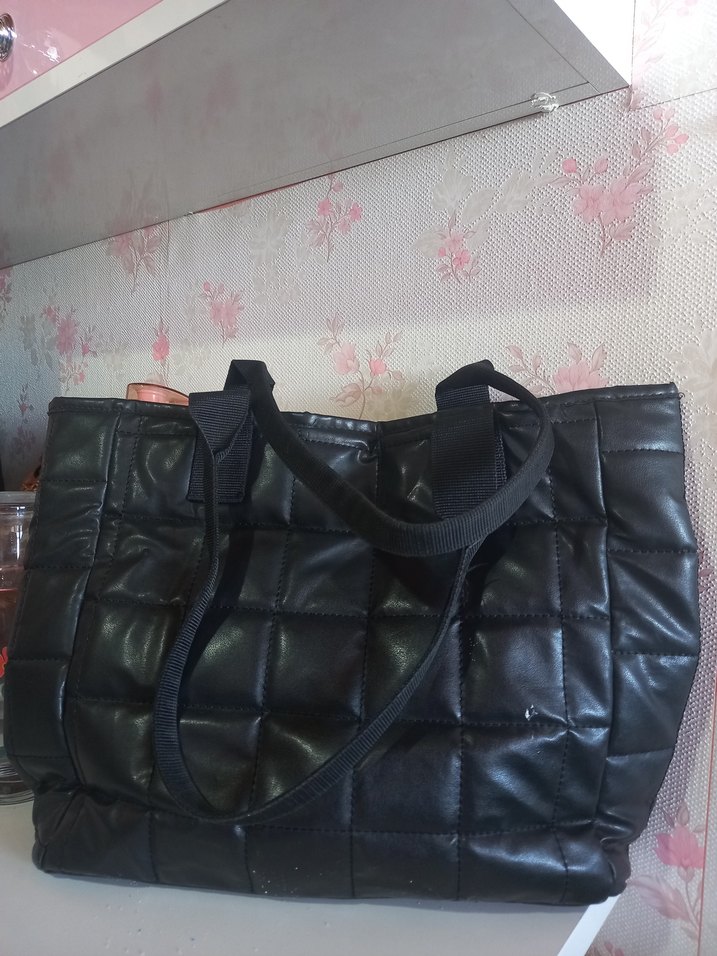 Siyah Parlak Deri Kadın Çanta - Görsel 3