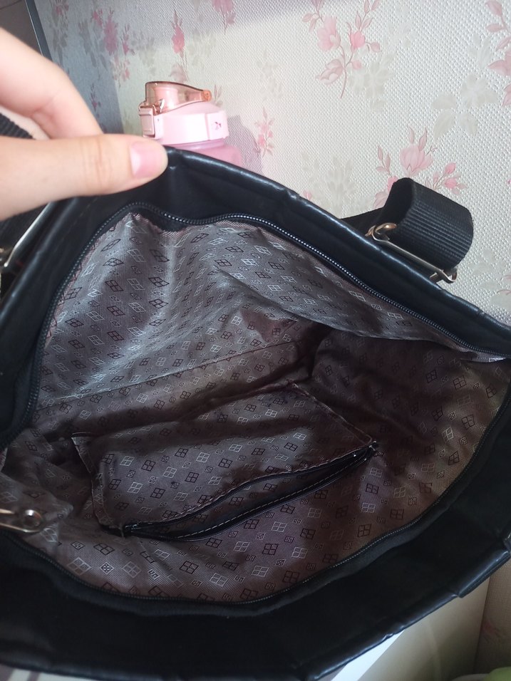 Siyah Parlak Deri Kadın Çanta - Görsel 4