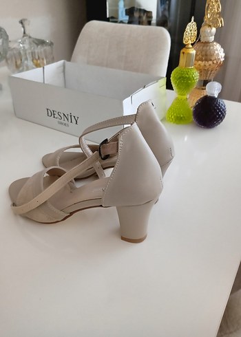 Bej Kadın Dolgu Topuklu Kemerli Ayakkabı - Görsel 2