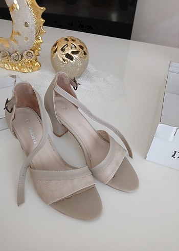 Bej Kadın Dolgu Topuklu Kemerli Ayakkabı - Görsel 4