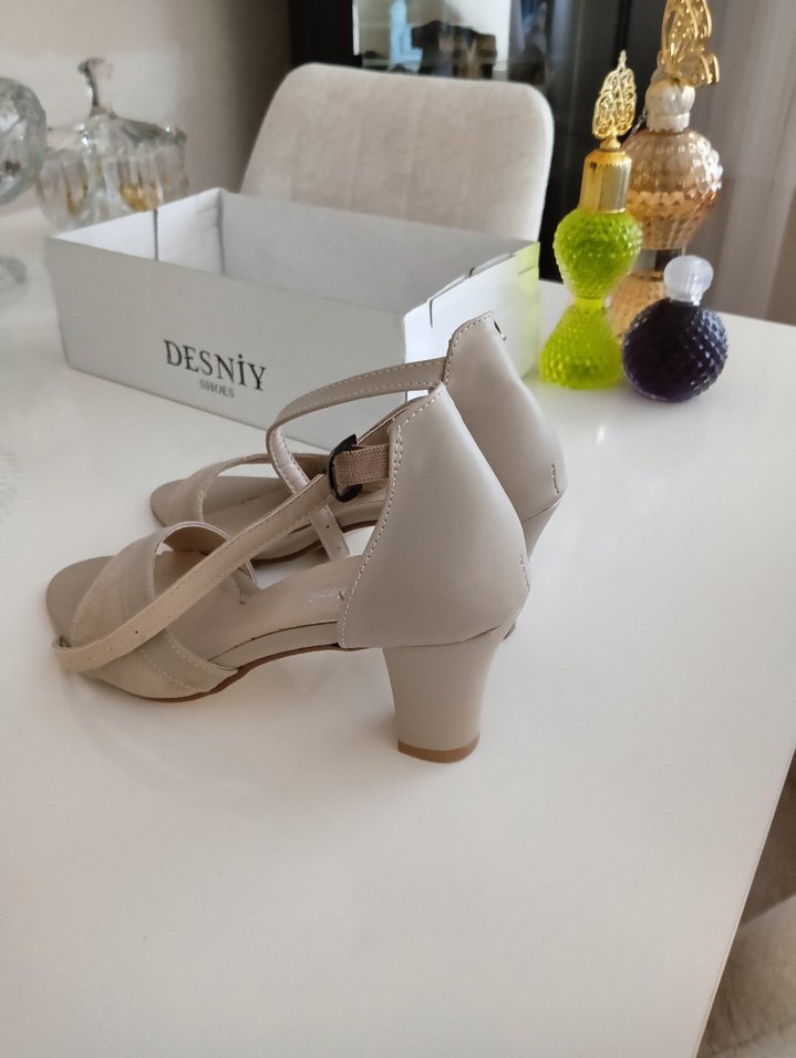 Bej Kadın Dolgu Topuklu Kemerli Ayakkabı - Görsel 2