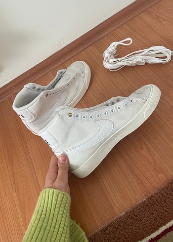 Orijinal Nike beyaz kadın blazer ayakkabı Sitede 3.700 lira - Görsel 2