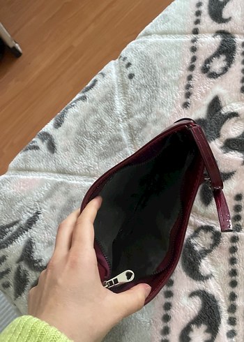 Bordo Parlak Deri Tokalı Kadın Çanta - Görsel 4