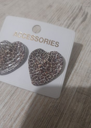 Accessorize Kahverengi Leopar Desenli Mini Kalp Küpeler