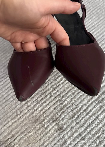 Bambi Bordo Deri Tokalı İnce Topuklu Kadın Ayakkabı