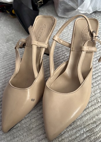 Krem topuklu stiletto topuklu ayakkabı