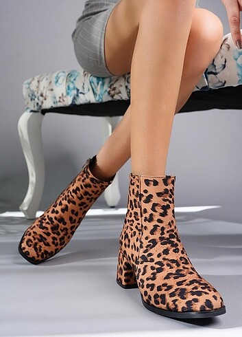 38 Beden Leopar topuklu bot