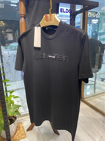 Calvin Klein A+Premium Kalite Tüm bedenler vardır