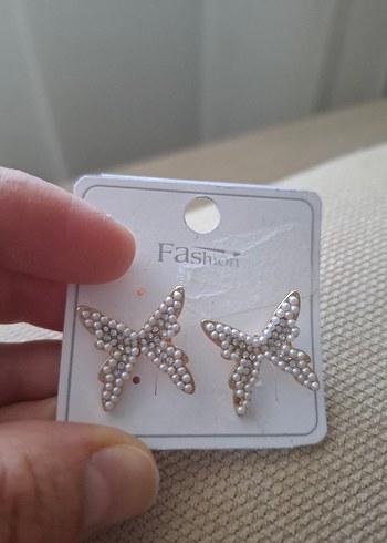 Beyaz Payetli Kelebek Küpe - Görsel 4