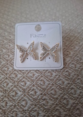 Beyaz Payetli Kelebek Küpe - Görsel 3