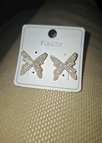 Beyaz Payetli Kelebek Küpe - Görsel 2