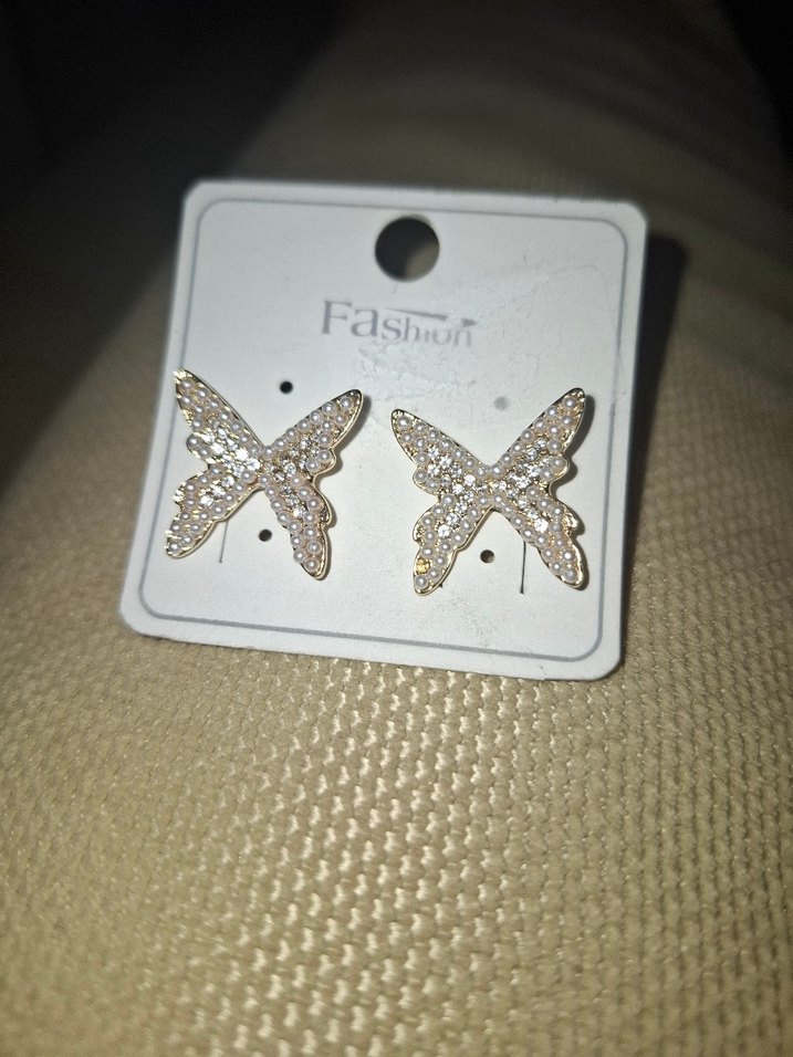 Beyaz Payetli Kelebek Küpe - Görsel 2