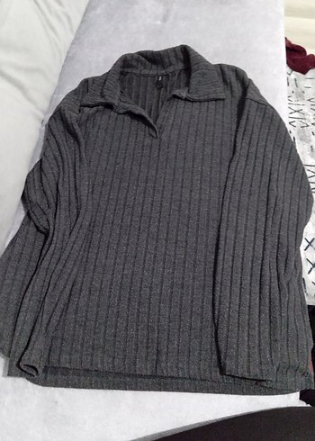 Gri V Yaka Düğmeli Kadın Triko - Görsel 2