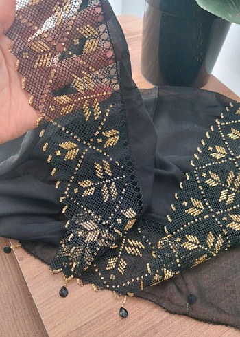 Boncuk İşlemeli Siyah Kadın Şal - Görsel 6