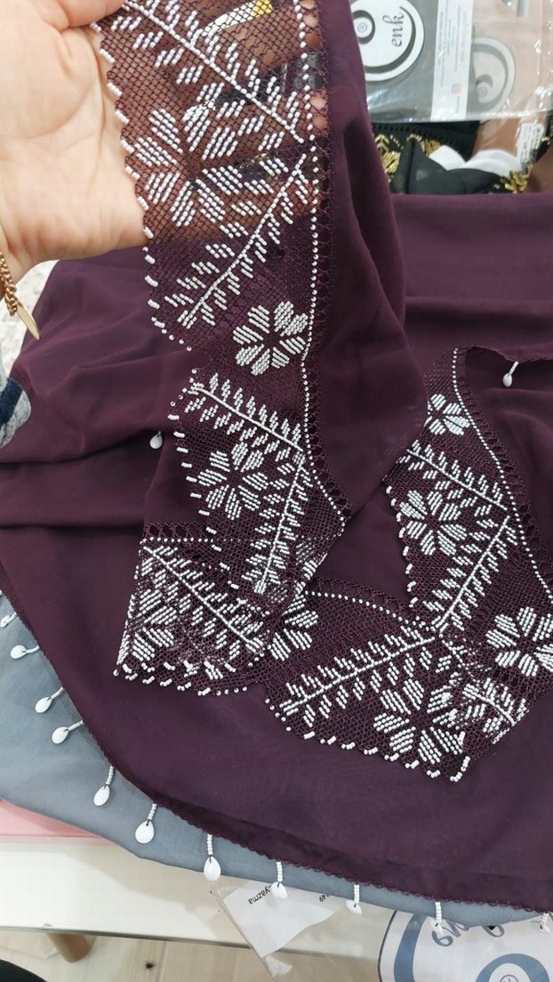 Boncuk İşlemeli Siyah Kadın Şal - Görsel 2