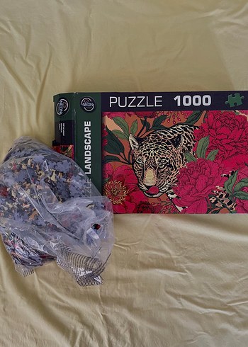 1000 Parça Leopar ve Çiçek Desenli Puzzle