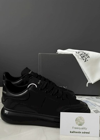 Alexander McQueen 40